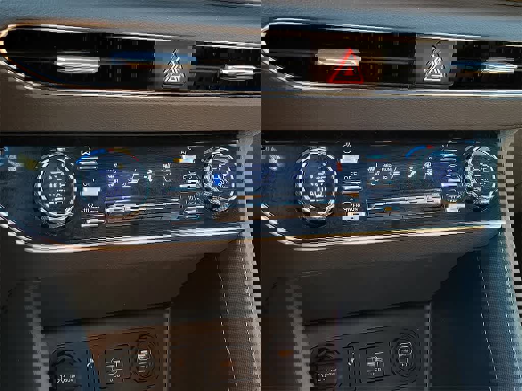 Used 2021 Hyundai Sonata Limited w/ Cargo Package image 16