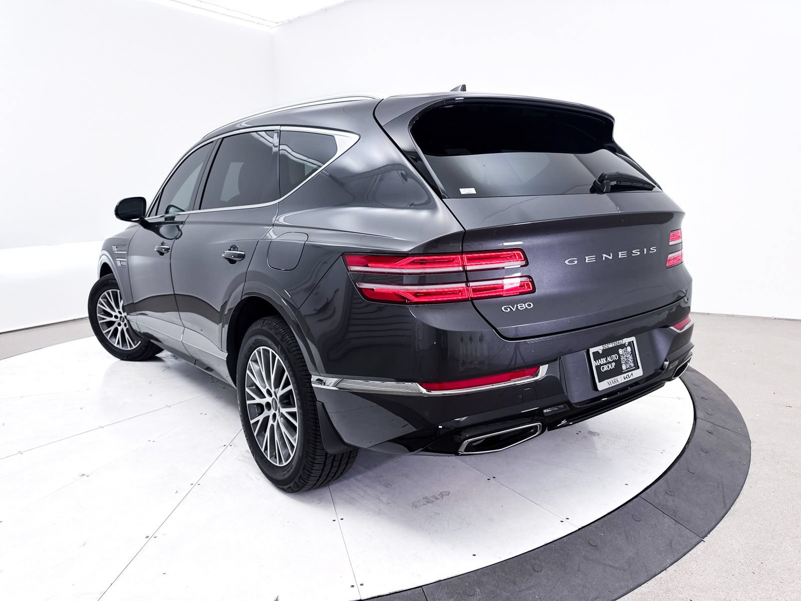Used 2022 Genesis GV80 2.5T w/ Advanced Package 03 RWD image 2