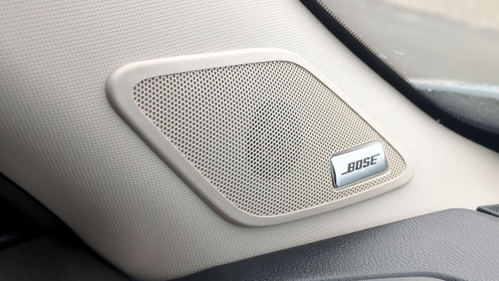 Used 2022 Nissan Pathfinder Platinum w/ Cargo Package image 32