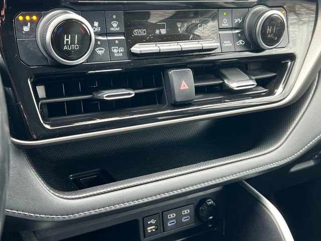 Used 2022 Toyota Highlander XLE image 28