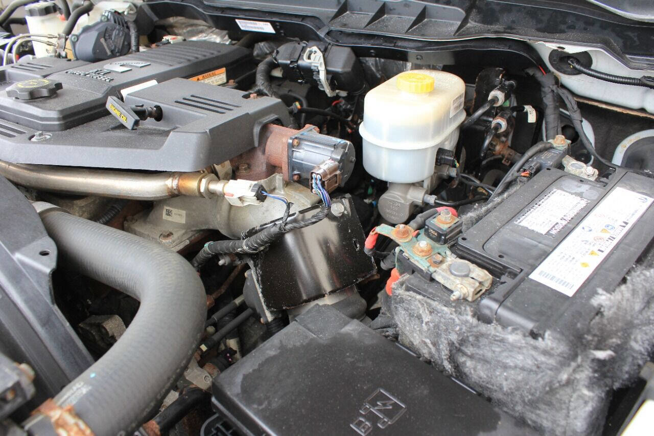 Used 2017 RAM 3500 Tradesman w/ Chrome Appearance Group image 25