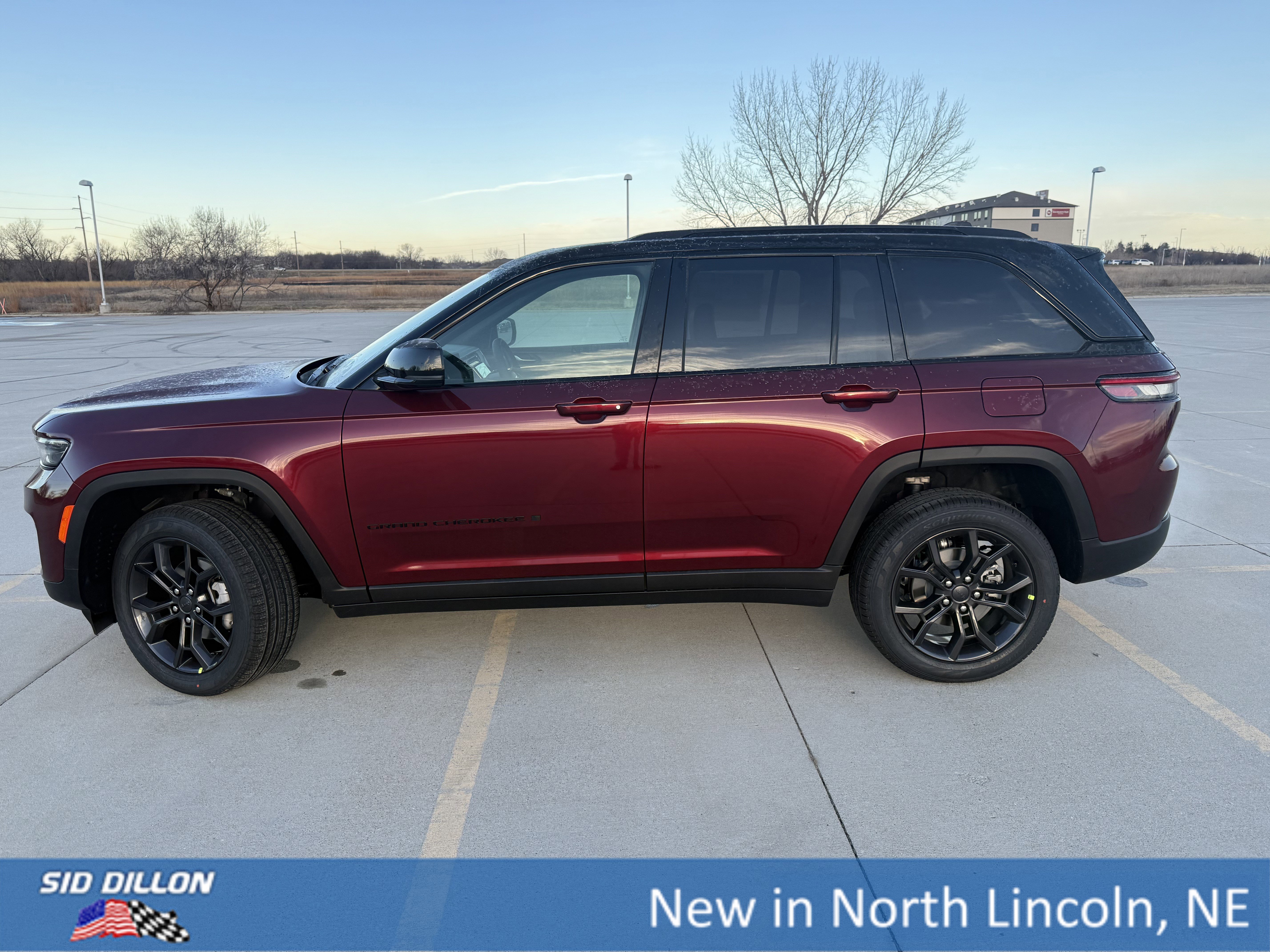 New 2025 Jeep Grand Cherokee Limited image 2