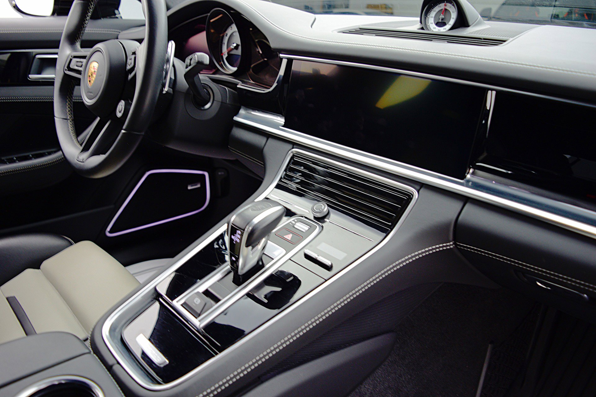 Used 2023 Porsche Panamera GTS image 30