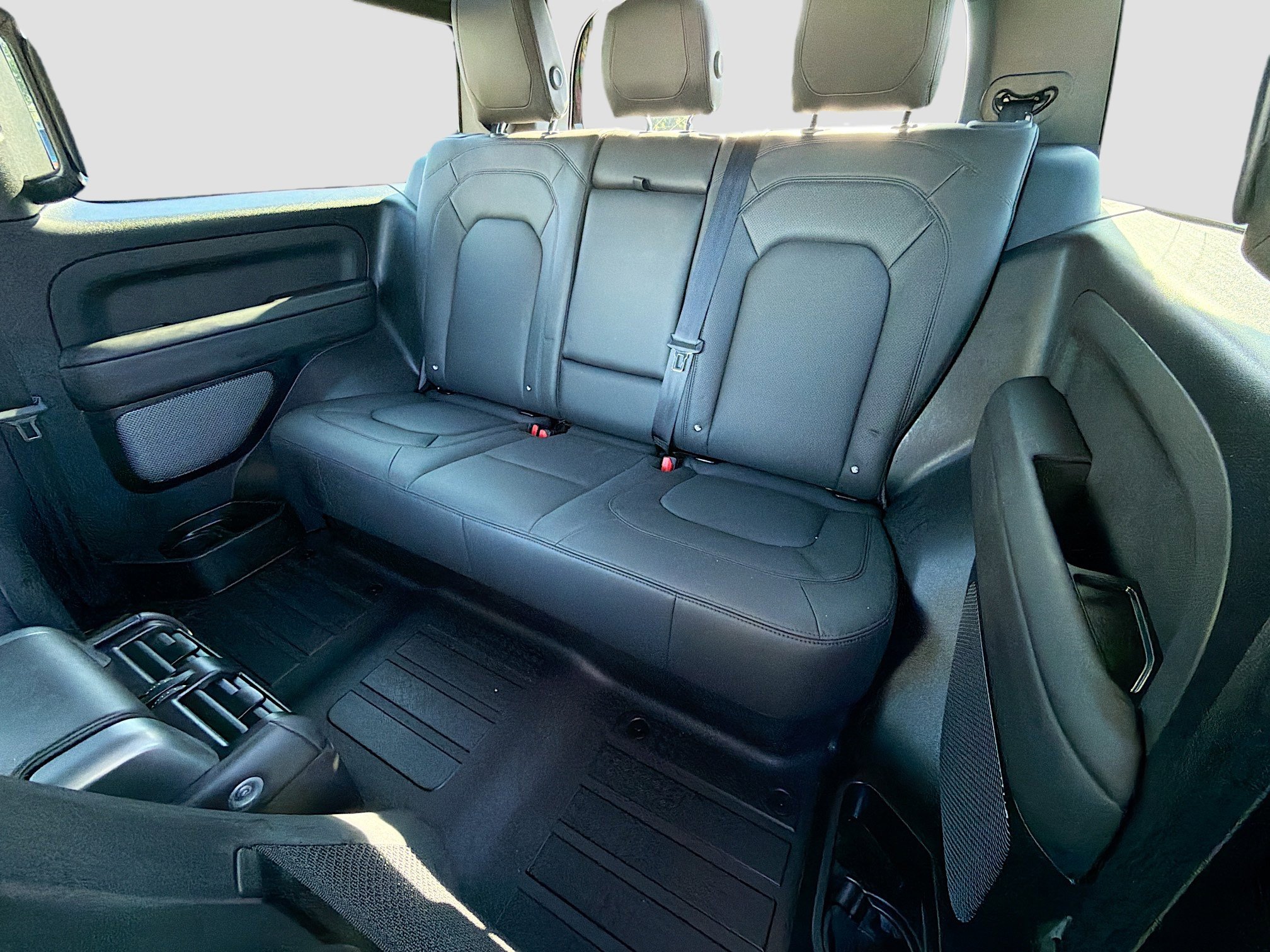 Used 2023 Land Rover Defender 90 V8 AWD/4WD image 18