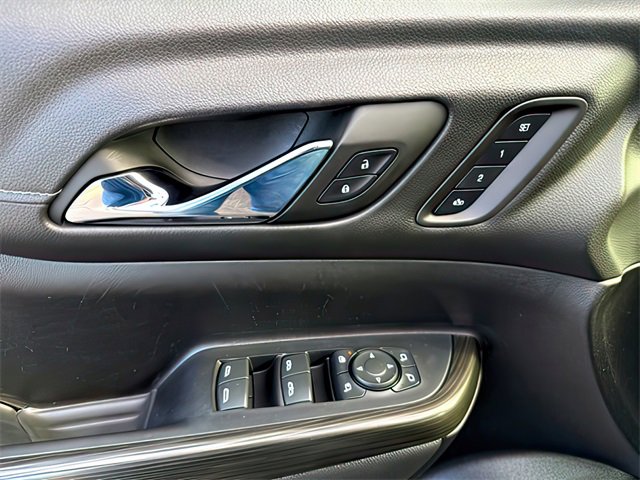 Used 2023 GMC Acadia SLT w/ Preferred Package image 16