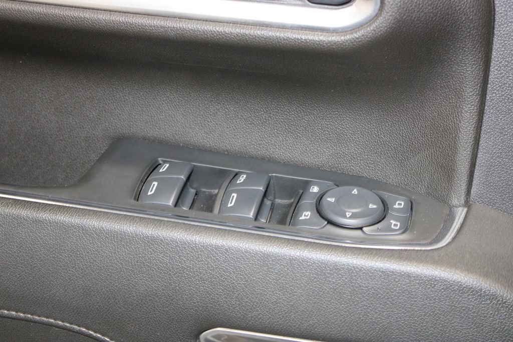 Used 2024 Chevrolet Silverado 3500 LT w/ Convenience Package image 43