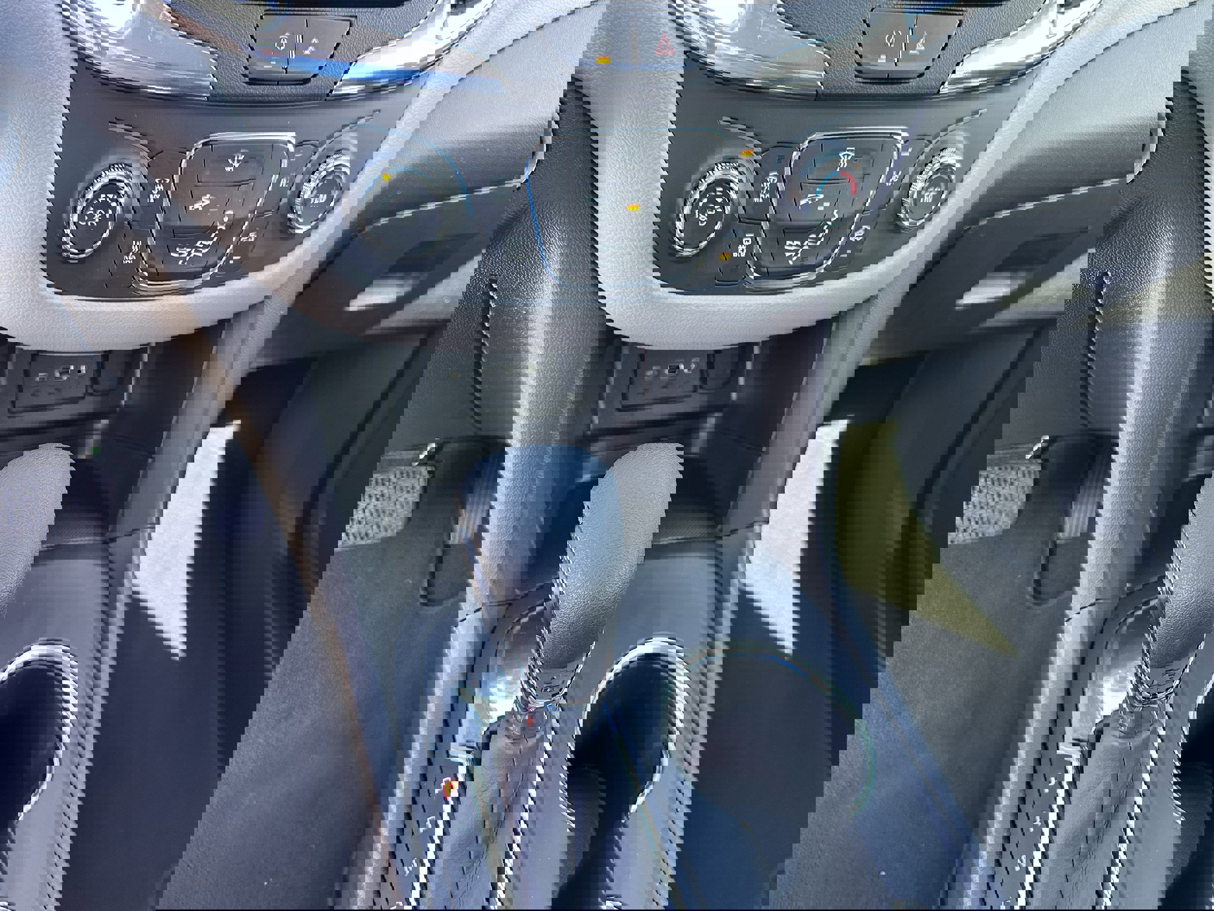 Used 2024 Chevrolet Equinox LS w/ Sport Edition image 20