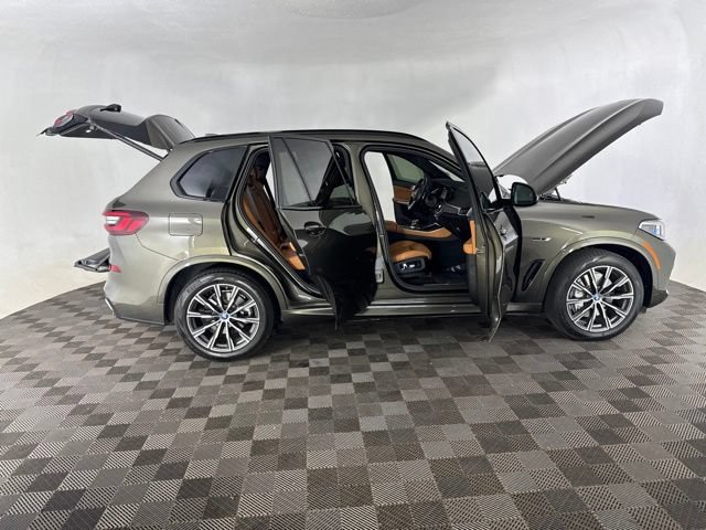 Used 2022 BMW X5 xDrive45e w/ M Sport Package AWD/4WD image 16