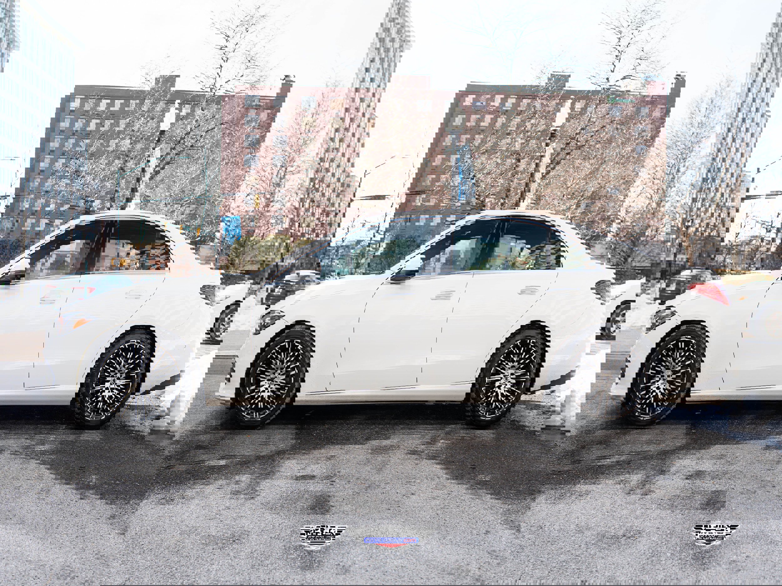 Used 2022 Mercedes-Benz C 300 4MATIC Sedan w/ Exclusive Trim Package image 4