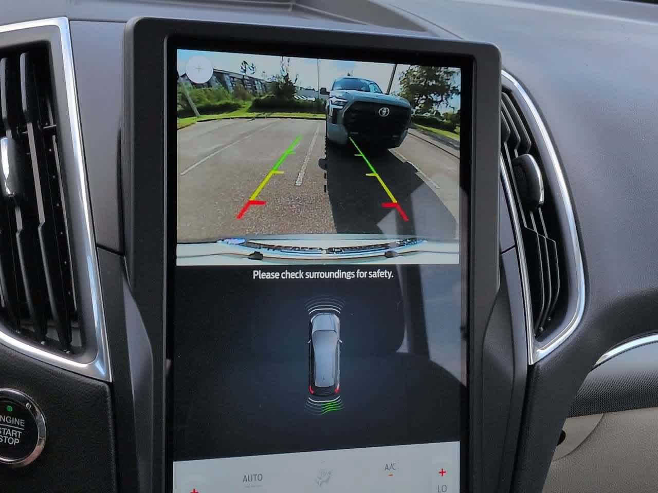 Used 2021 Ford Edge Titanium FWD image 19