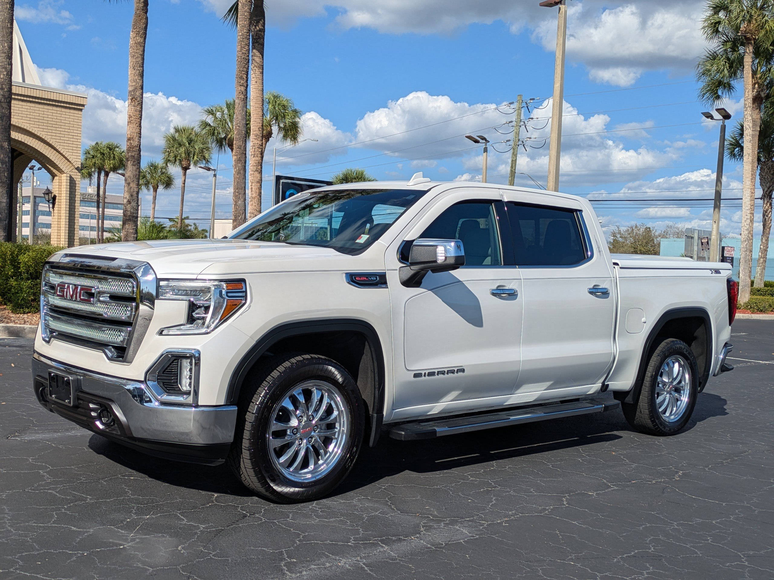 Used 2021 GMC Sierra 1500 SLT w/ SLT Convenience Package image 2