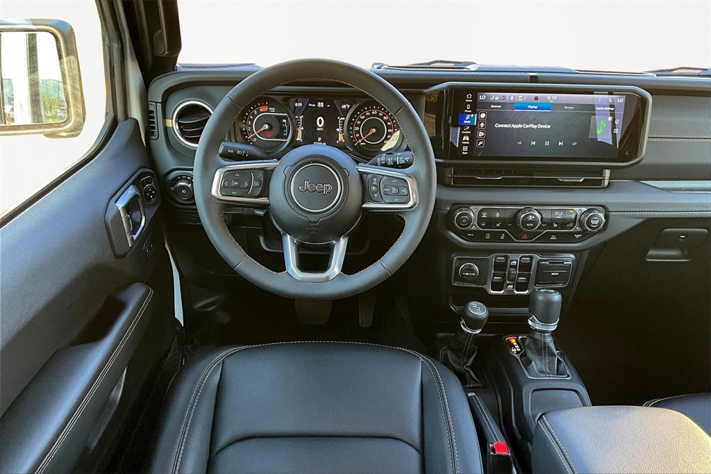 Used 2024 Jeep Wrangler Sahara image 5