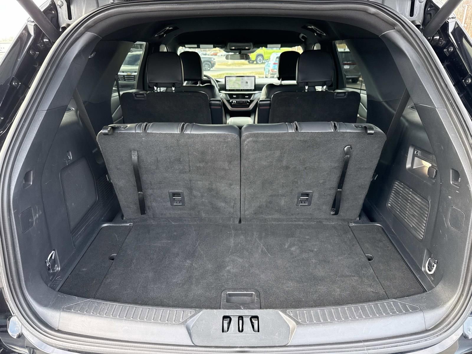 Used 2025 Ford Explorer ST-Line image 27