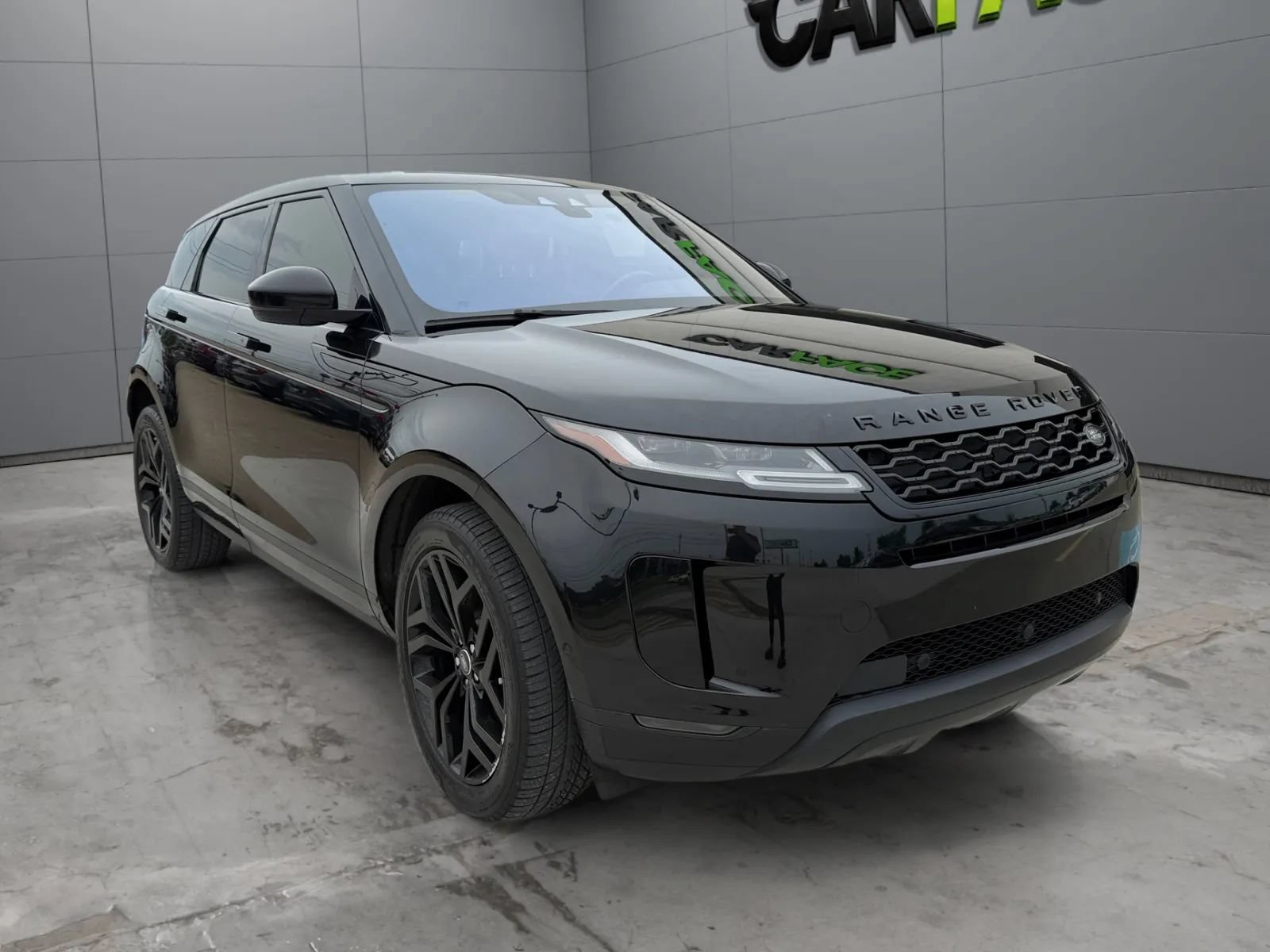 Used 2020 Land Rover Range Rover Evoque SE AWD/4WD image 4