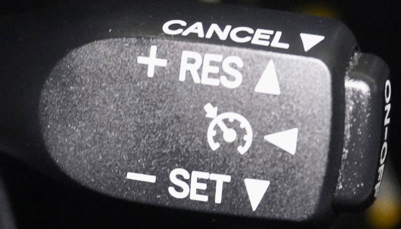 Used 2011 Toyota Highlander SE w/ Tow Pkg AWD/4WD image 30