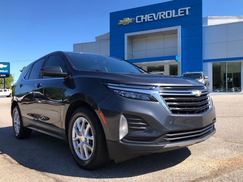 Used 2023 Chevrolet Equinox LT image 1