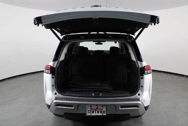 Certified 2025 Nissan Pathfinder Platinum w/ Cargo Package FWD image 16