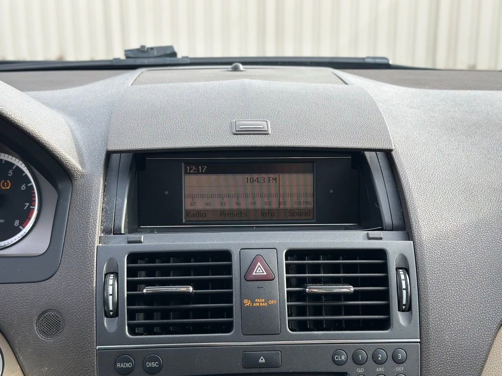 Used 2011 Mercedes-Benz C 300 4MATIC Sedan image 35