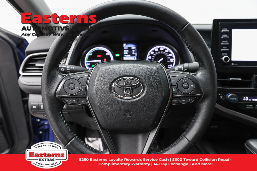 Used 2024 Toyota Camry SE FWD image 11