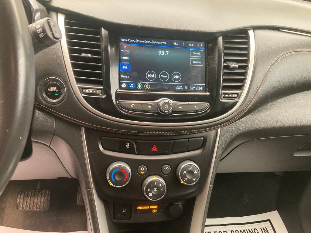 Used 2019 Chevrolet Trax LT w/ LT Convenience Package AWD/4WD image 21