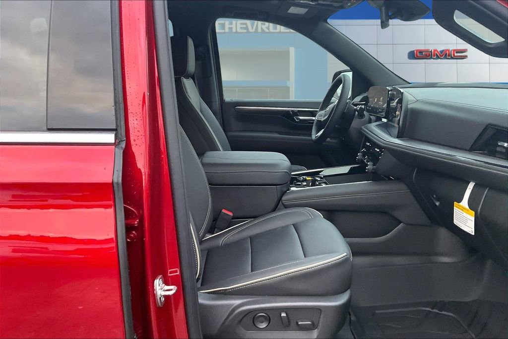New 2025 Chevrolet Suburban Premier w/ Sun And Tow Package image 11