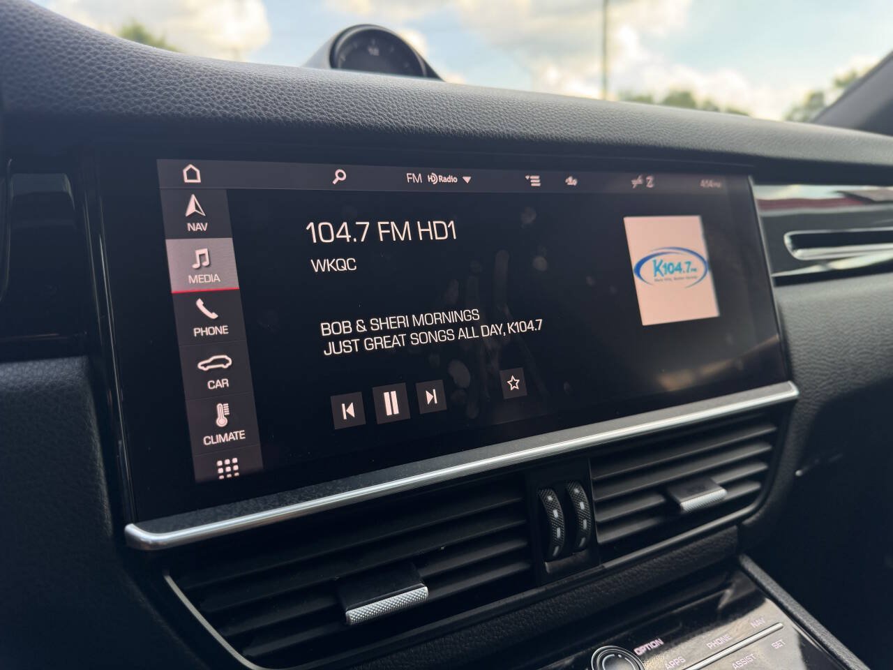 Used 2020 Porsche Cayenne AWD/4WD image 19
