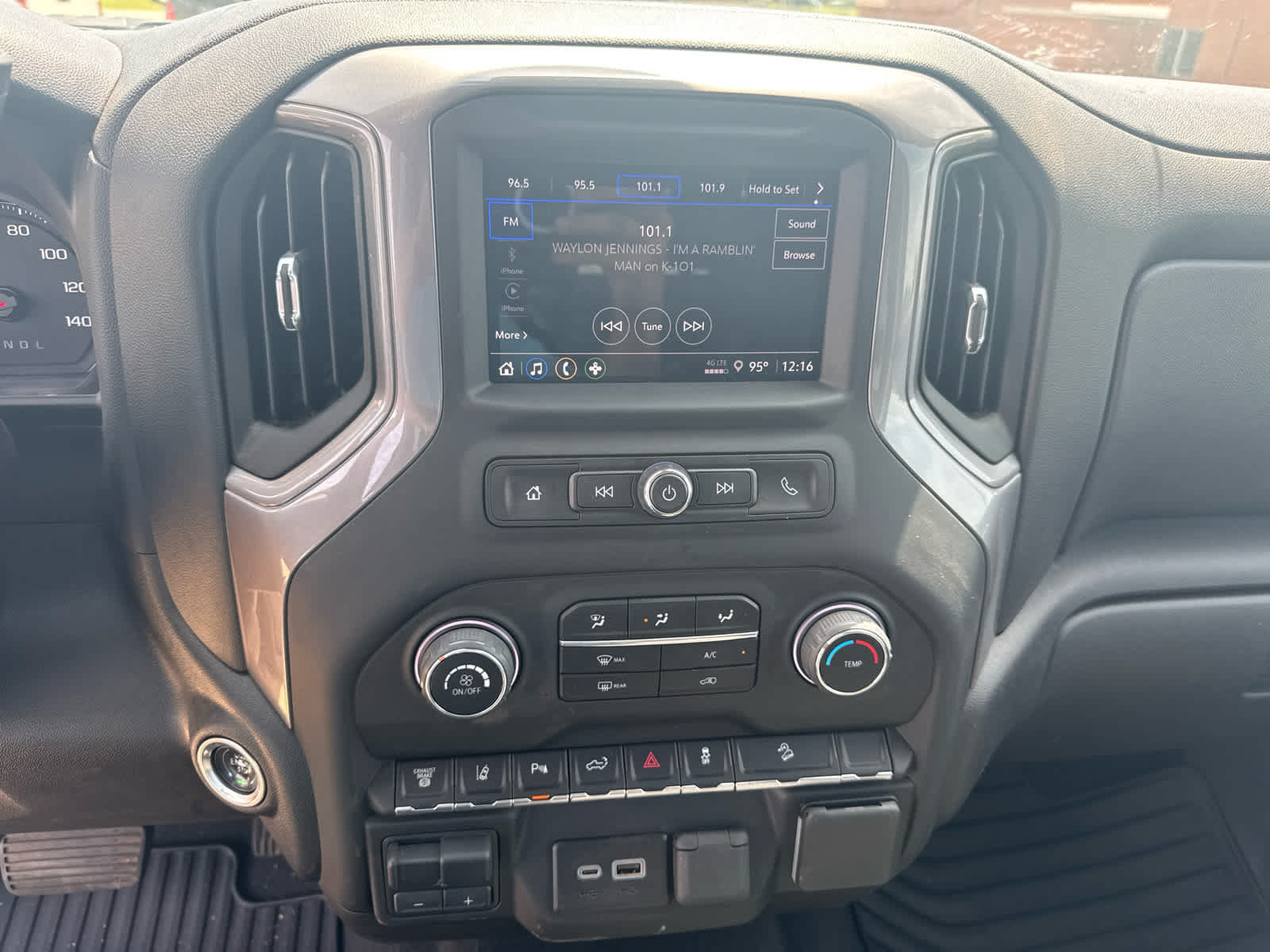 Used 2024 Chevrolet Silverado 2500 Custom w/ Custom Value Package AWD/4WD image 18