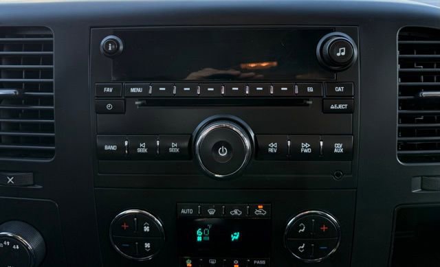 Used 2011 Chevrolet Silverado 1500 LT w/ All-Star Edition AWD/4WD image 25