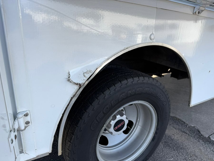 Used 2016 GMC Savana 3500 image 26