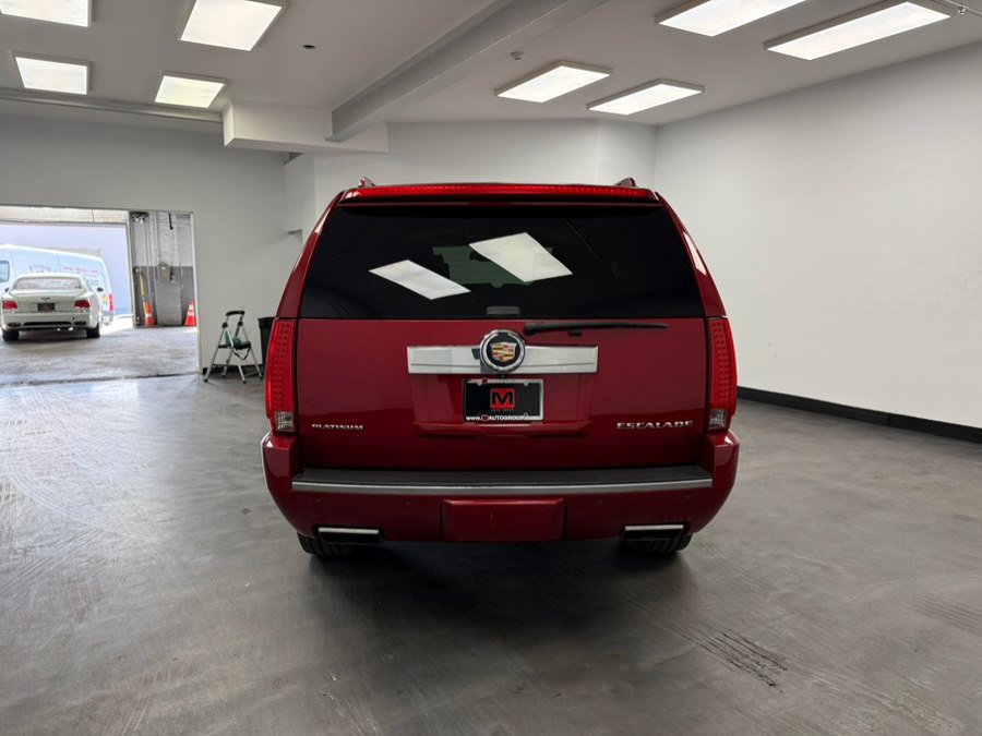 Used 2013 Cadillac Escalade Platinum AWD/4WD image 9
