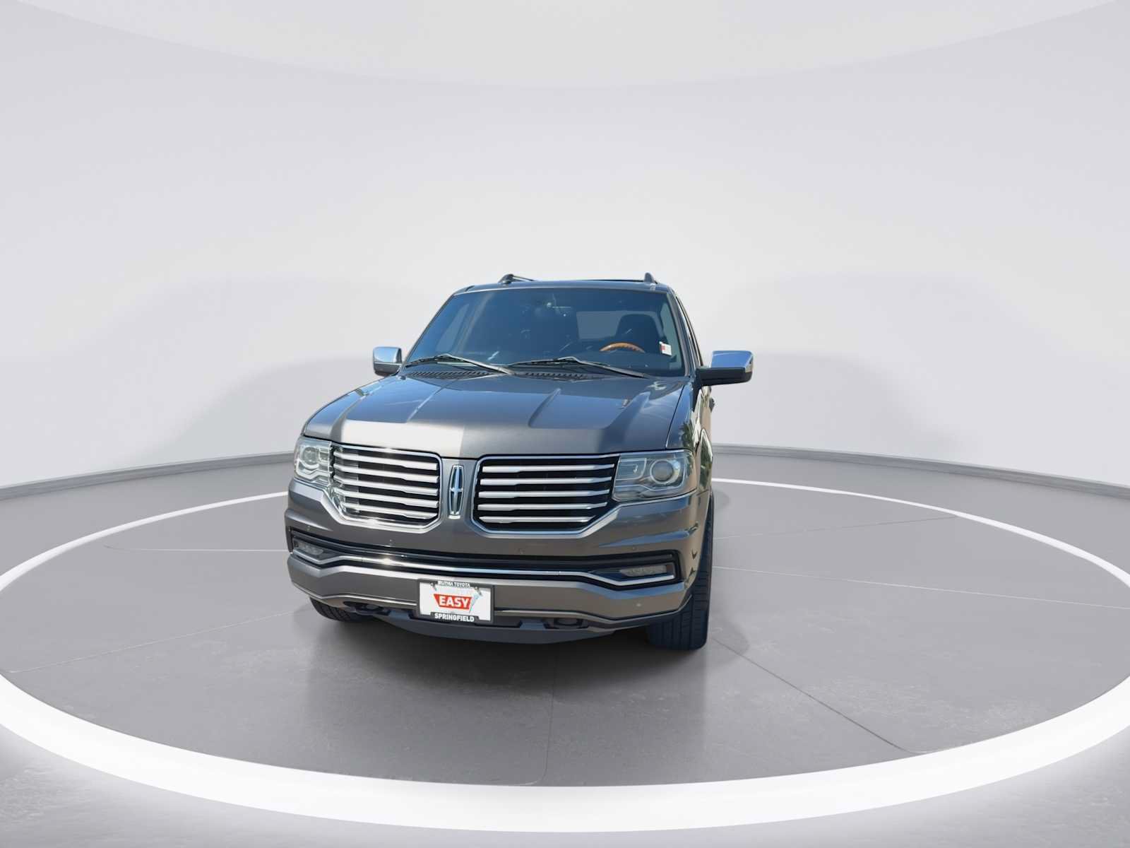 Used 2016 Lincoln Navigator Select AWD/4WD image 3