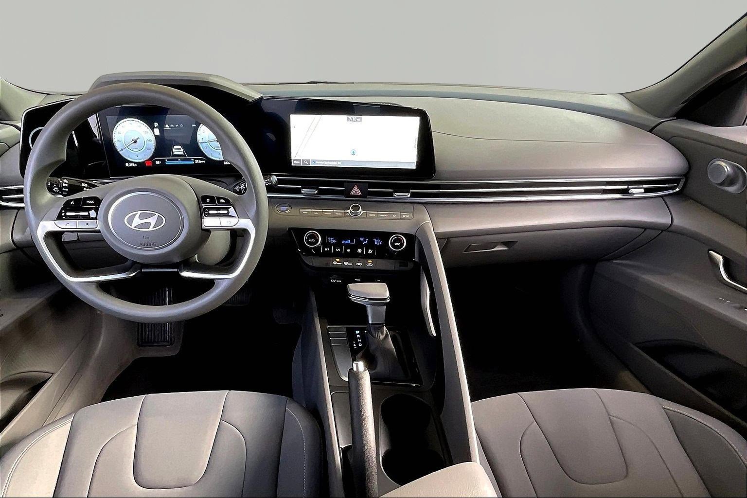 Used 2024 Hyundai Elantra SEL FWD image 7
