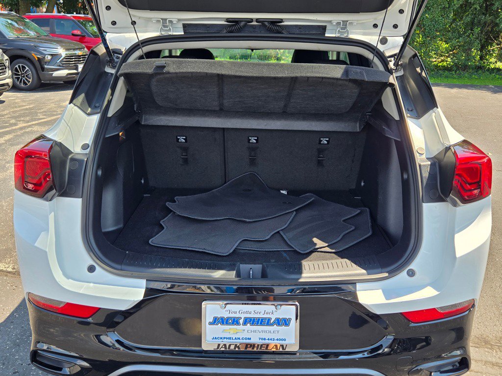 Used 2024 Buick Encore GX Sport Touring image 12