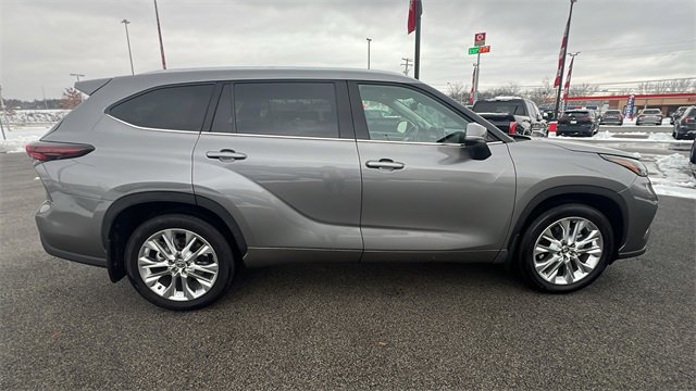 Certified 2025 Toyota Highlander Limited image 6