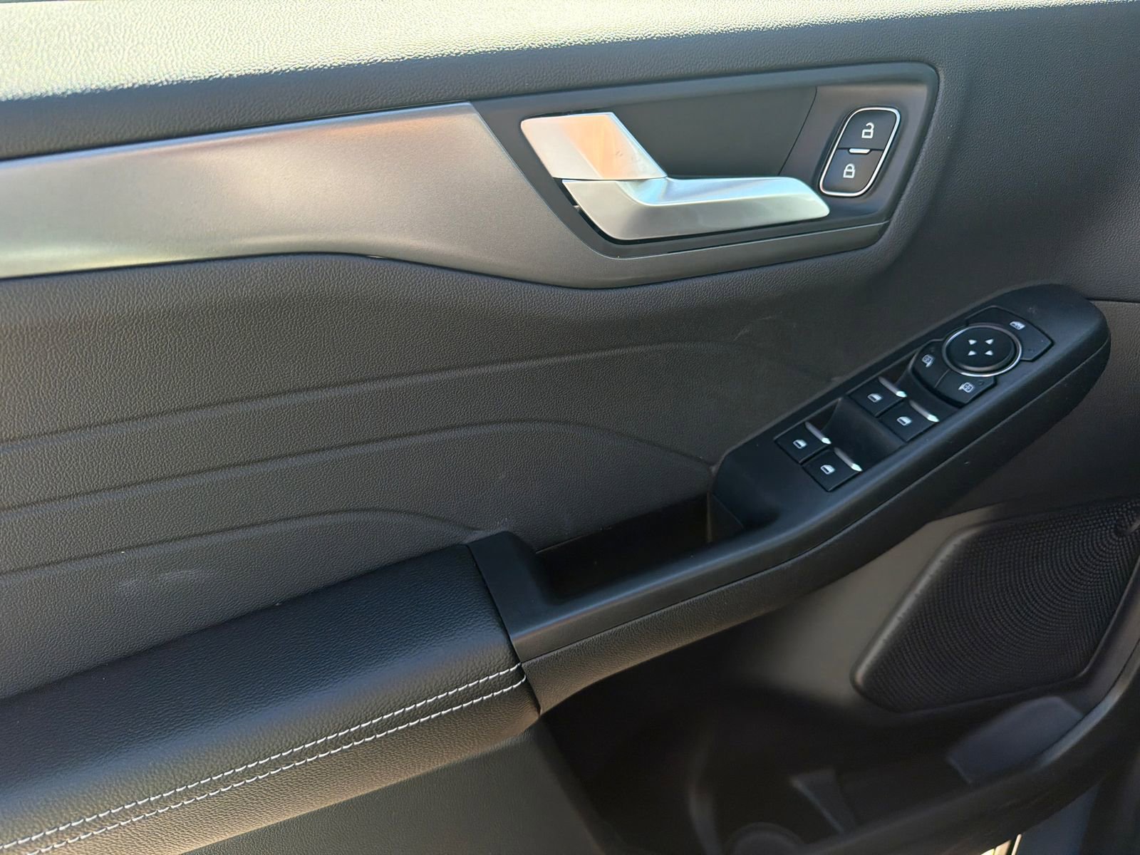 New 2026 Ford Escape SE FWD image 32