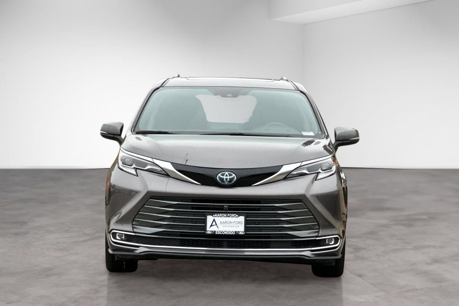 Used 2023 Toyota Sienna Platinum FWD image 9