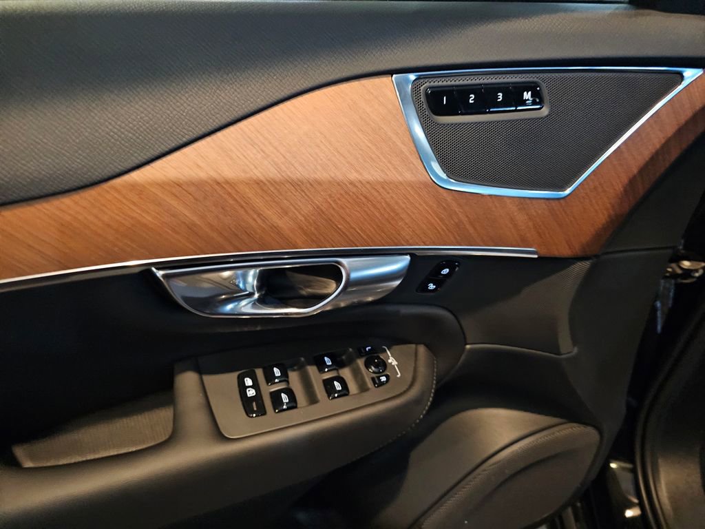 Certified 2024 Volvo XC90 B5 Plus AWD/4WD image 19