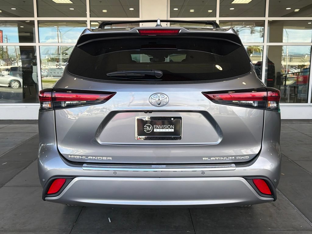 New 2026 Toyota Highlander Platinum AWD/4WD image 11