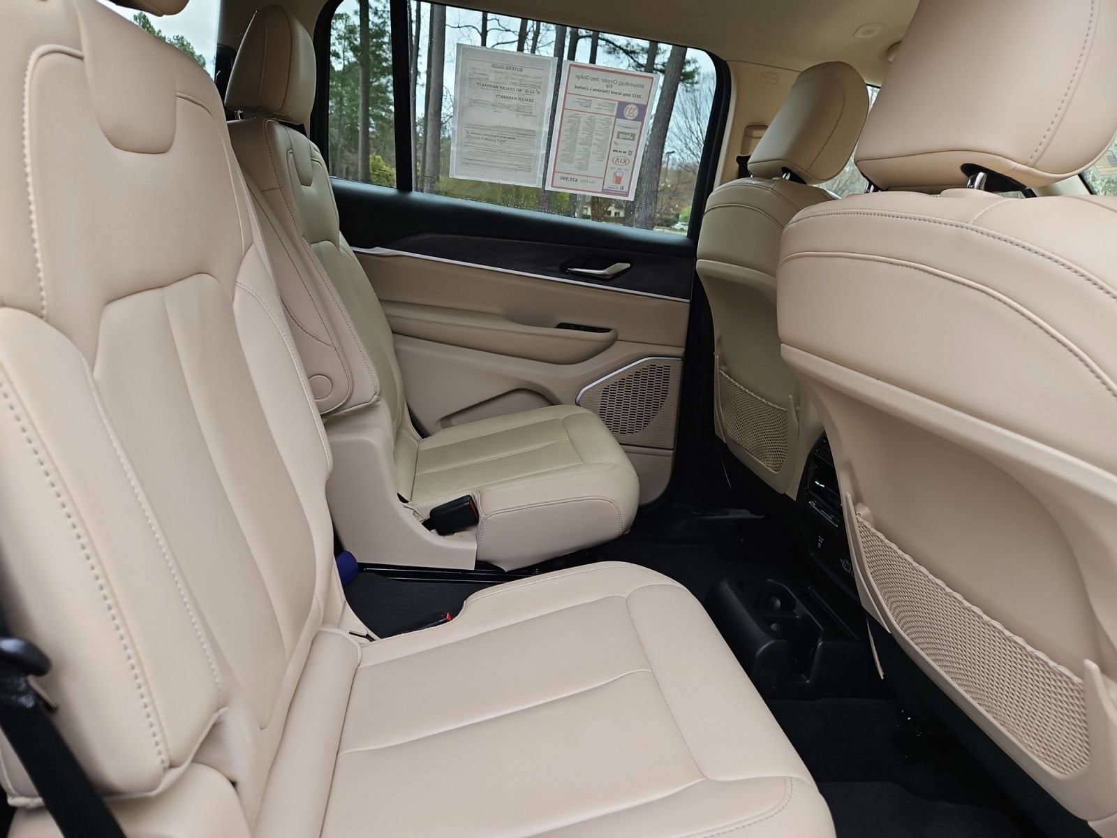 Used 2022 Jeep Grand Cherokee L Limited image 17