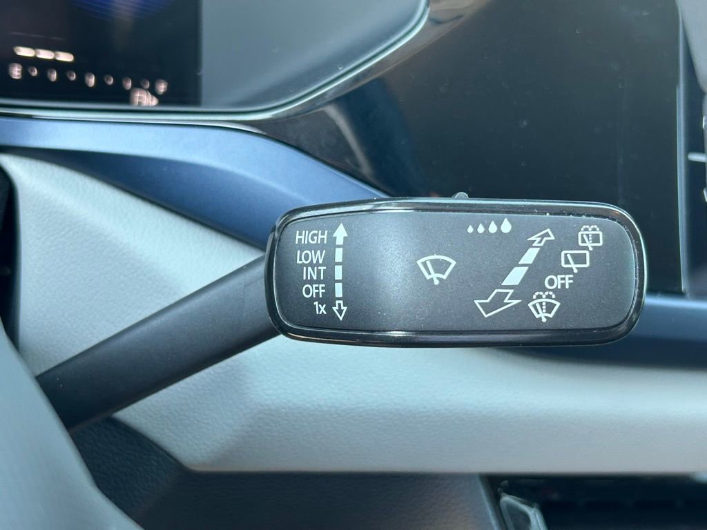 Certified 2023 Volkswagen Taos SE image 27