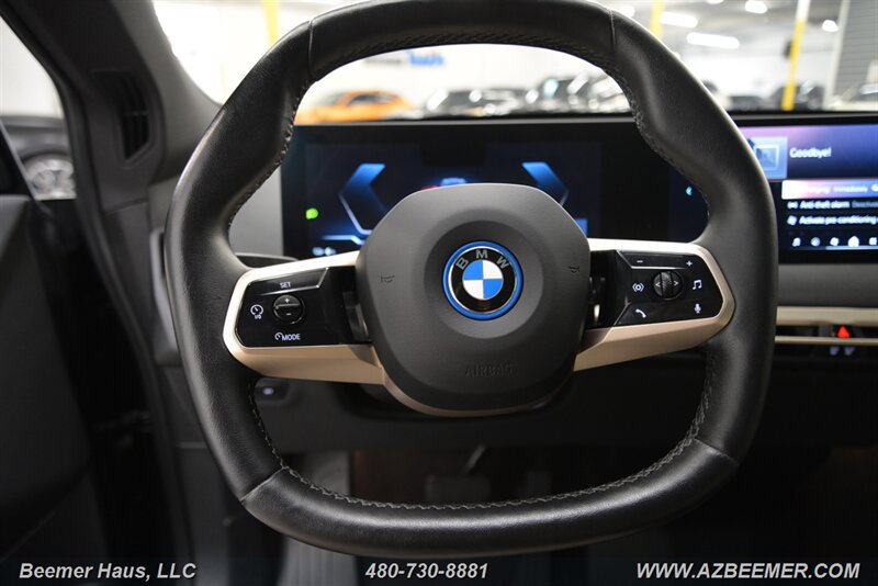 Used 2024 BMW iX xDrive50 w/ Sport Package AWD/4WD image 12