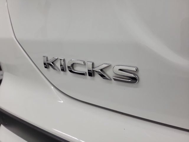 Used 2024 Nissan Kicks S FWD image 9