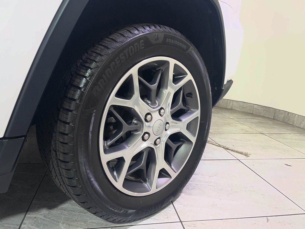 Used 2022 Jeep Grand Cherokee Limited image 11