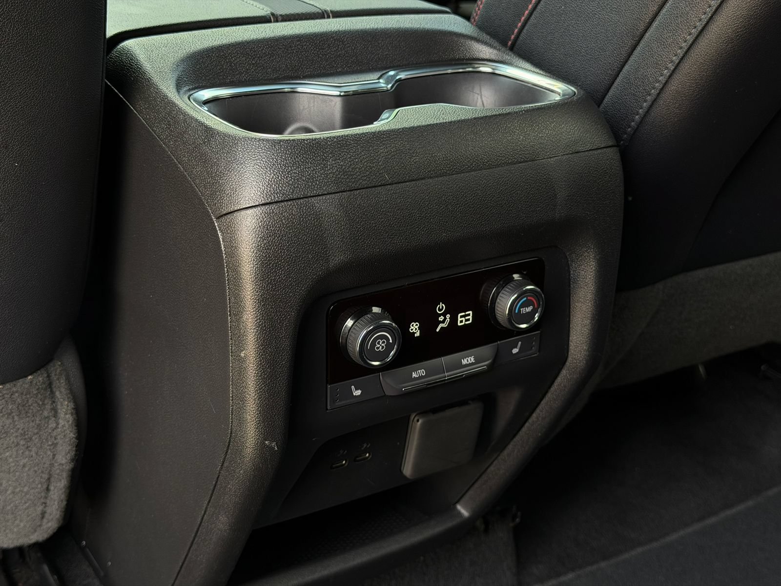 Used 2026 Chevrolet Traverse RS w/ LPO, Floor Liner Package FWD image 29