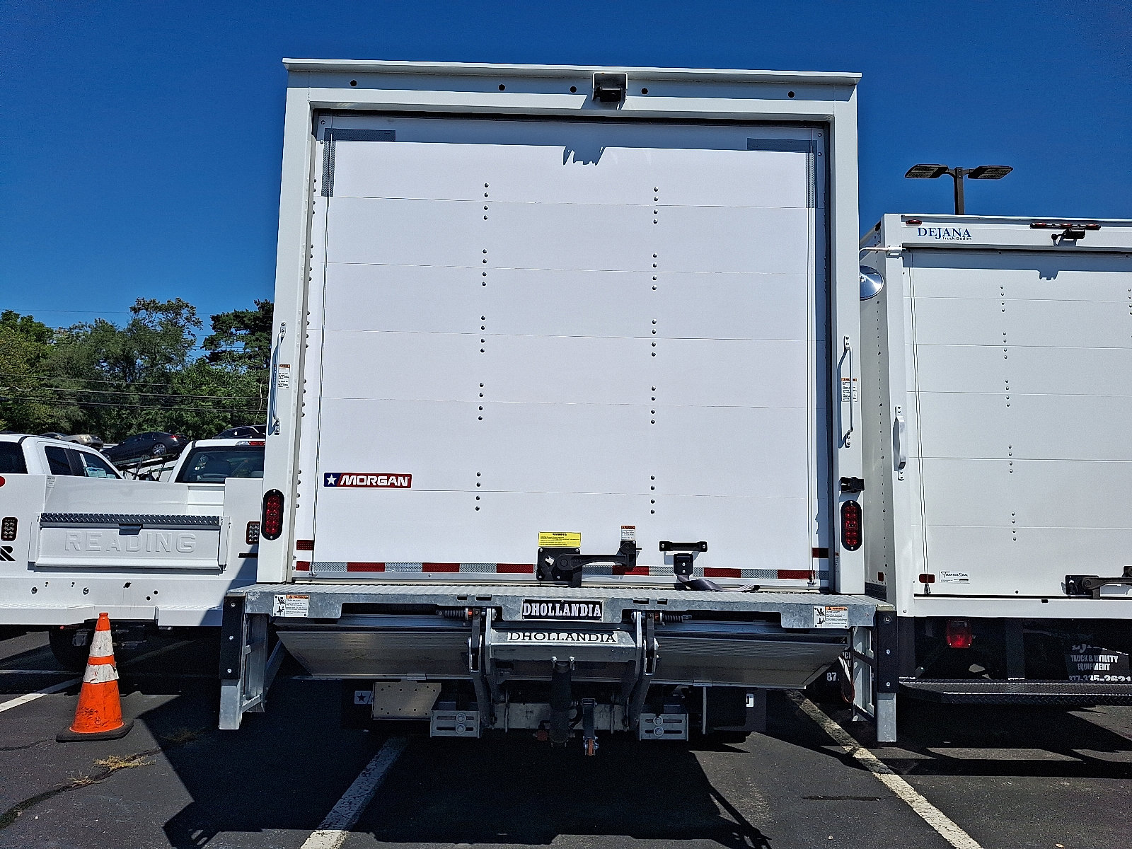 Used 2024 Ford F550 2WD Regular Cab Super Duty image 7