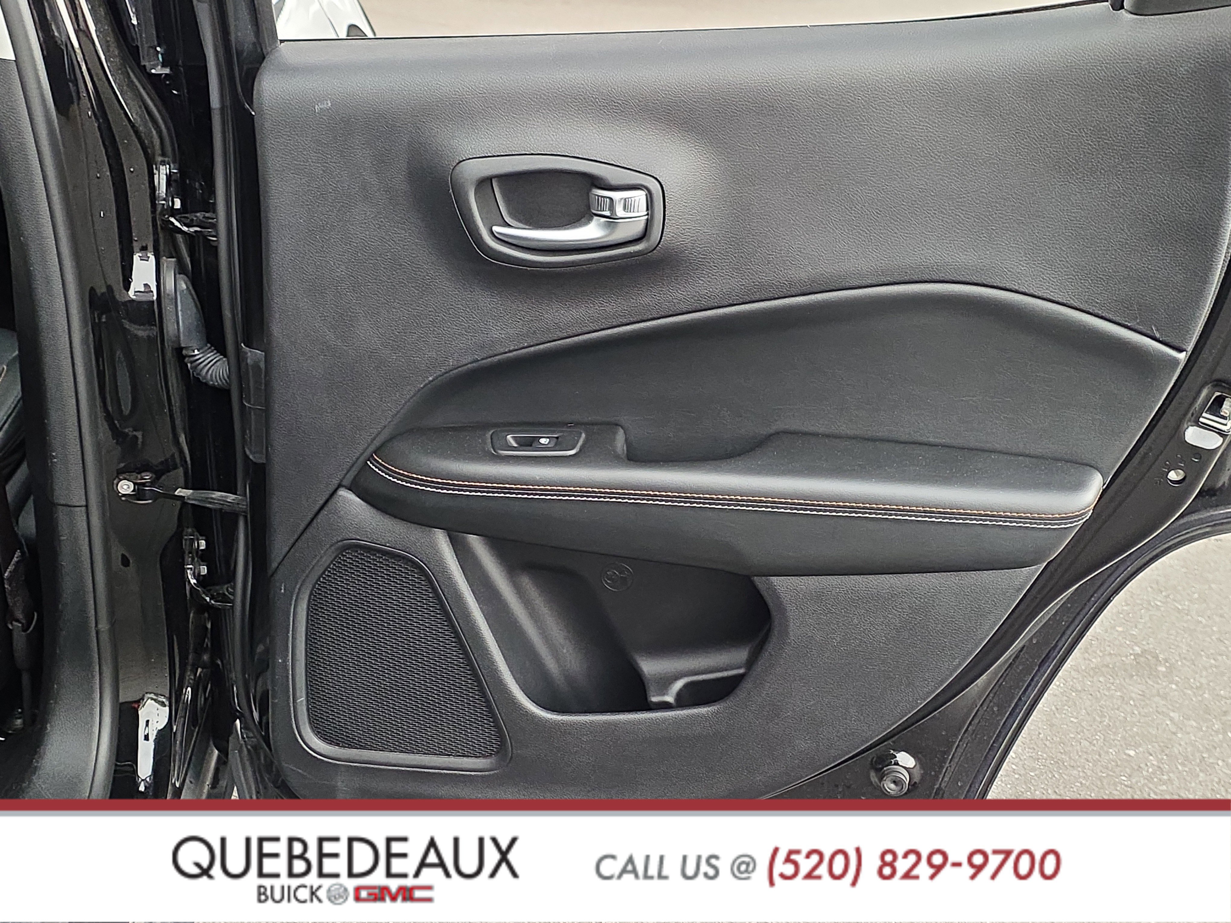 Used 2019 Jeep Compass Latitude w/ Popular Equipment Group FWD image 22