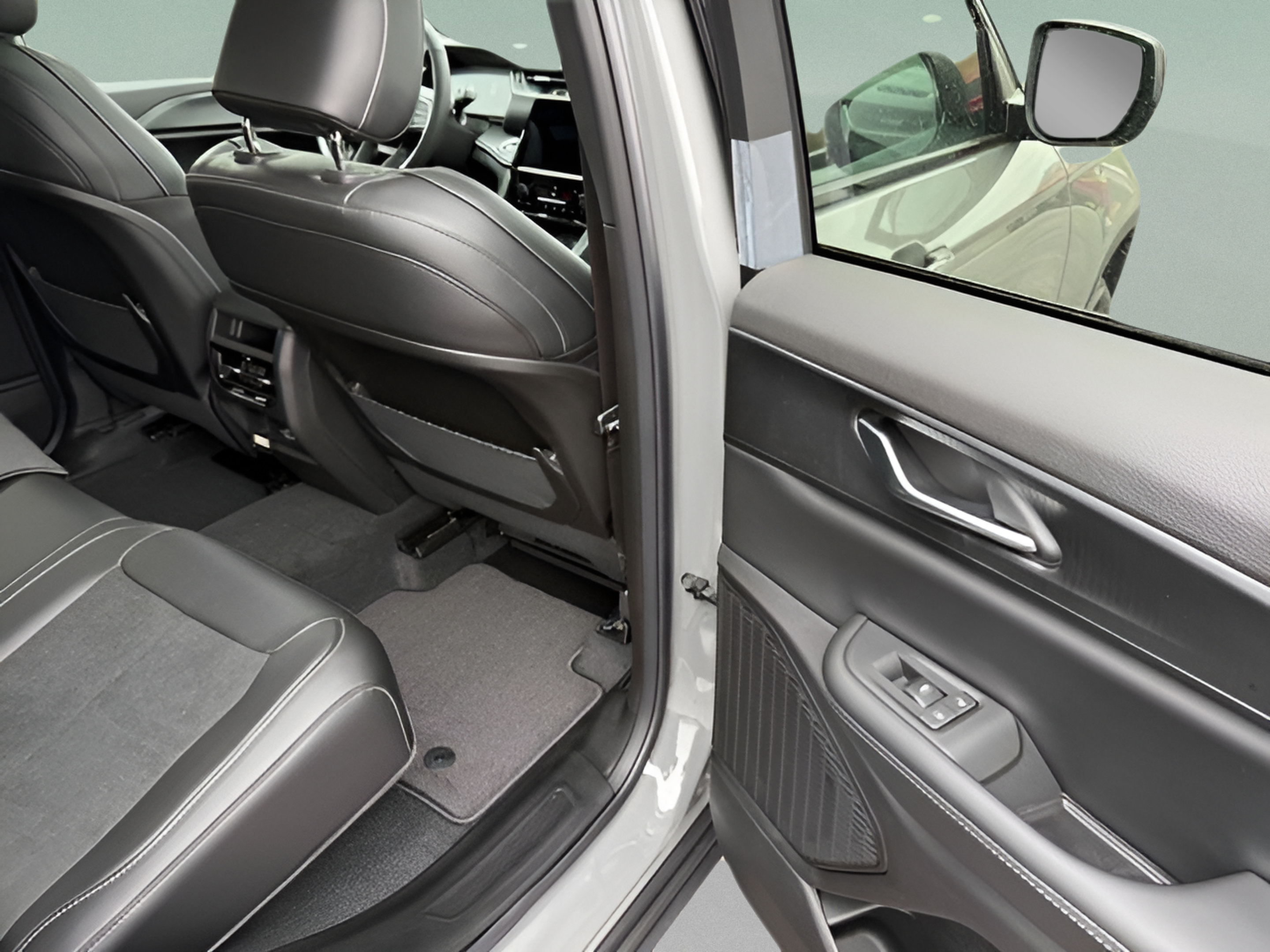 New 2027 Jeep Grand Cherokee Laredo X AWD/4WD image 12