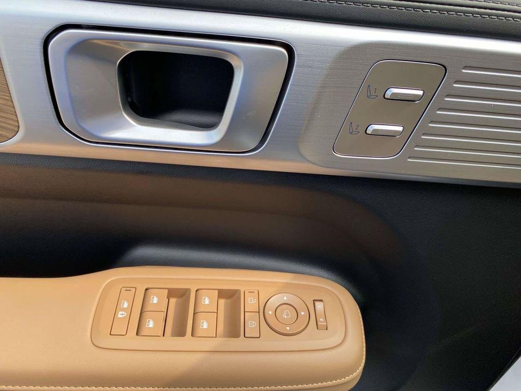 New 2026 Hyundai Santa Fe Calligraphy FWD image 38