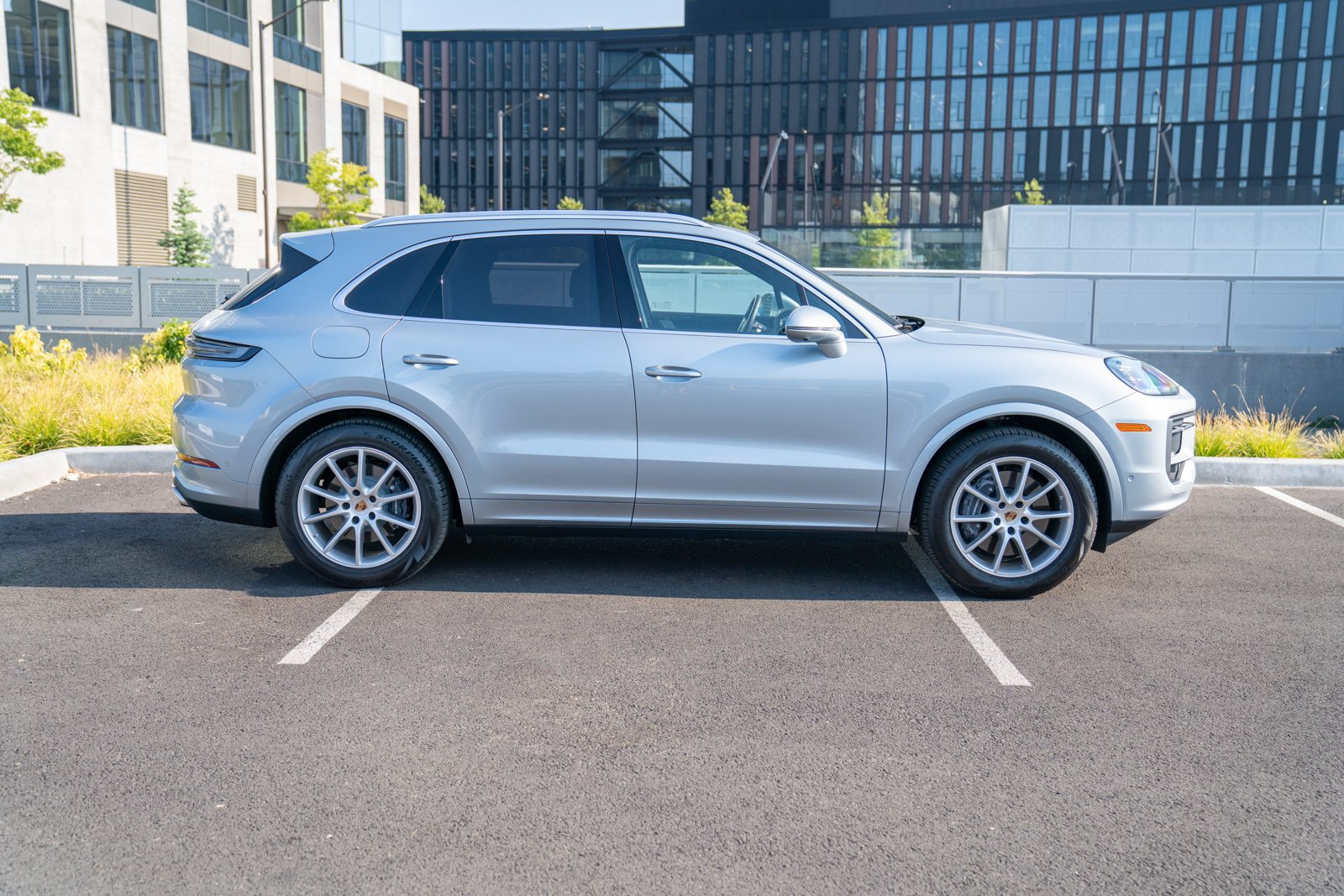 Certified 2026 Porsche Cayenne AWD/4WD image 8
