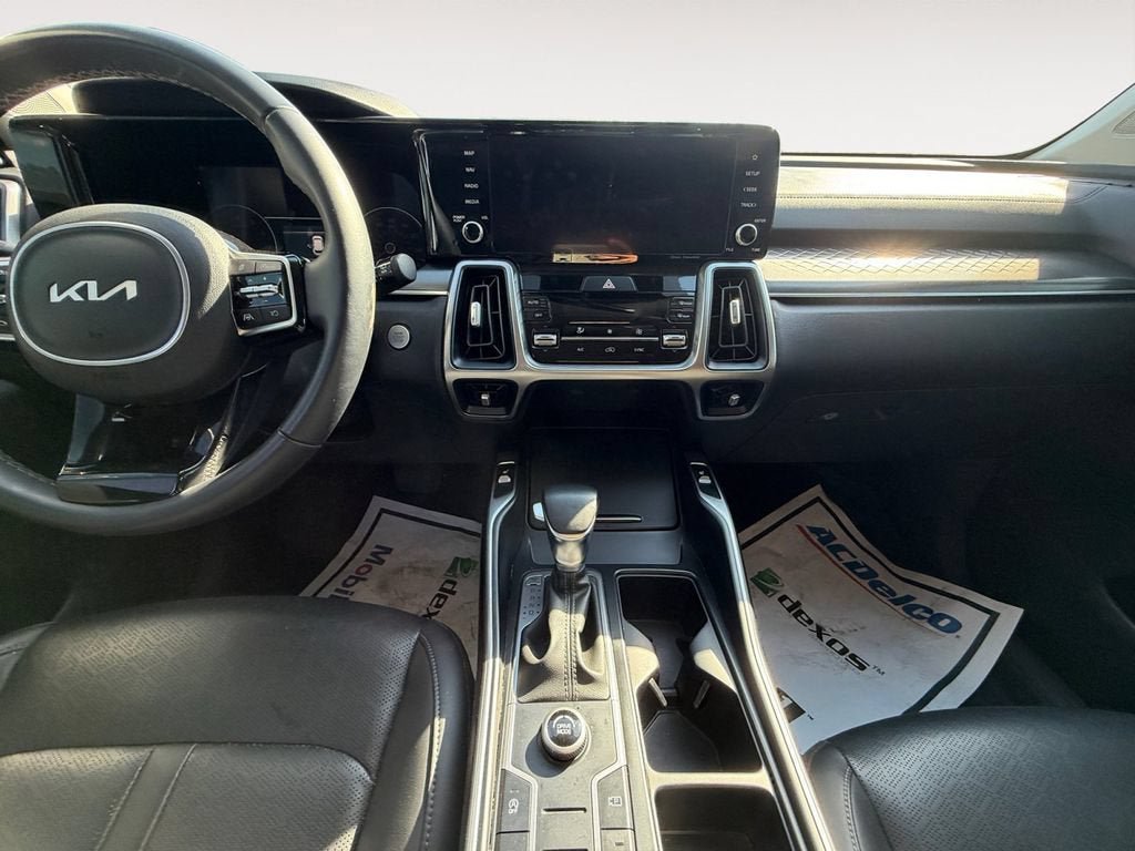 Used 2023 Kia Sorento S FWD image 11
